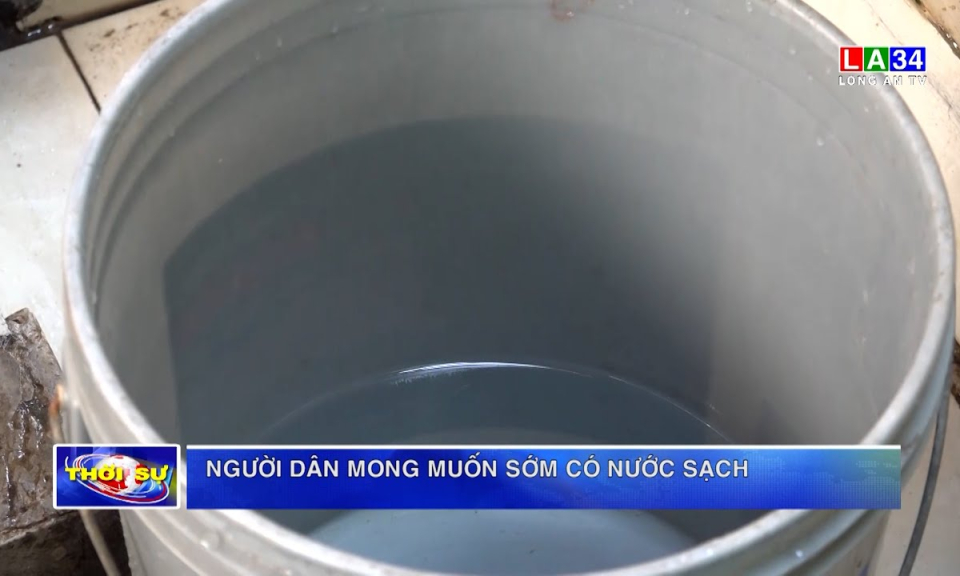 Người dân mong muốn sớm có nước sạch