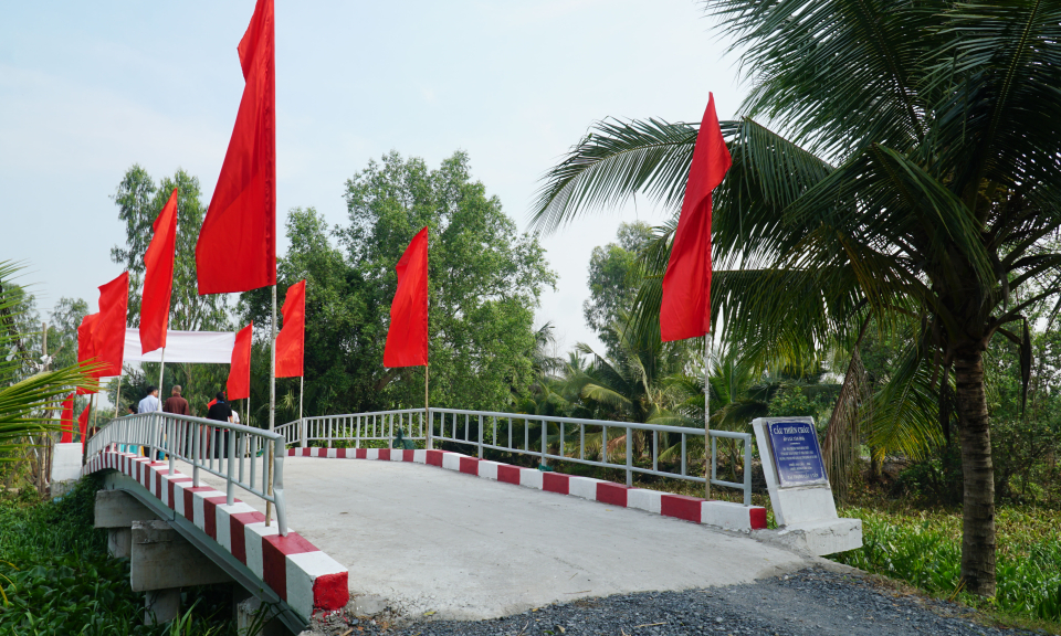 Bến Lức khánh thành 02 cây cầu giao thông thôn