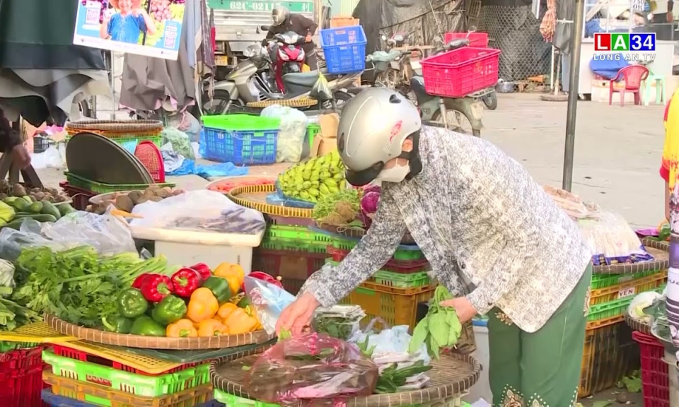 Khuyến khích người dân thực hiện các giao dịch không dùng tiền mặt