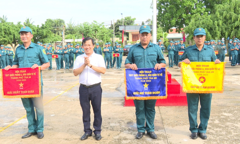 Bế mạc Hội thao Dân quân tự vệ thành phố Tân An năm 2023