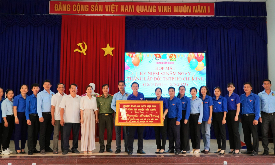 Cần Giuộc họp mặt kỷ niệm 82 năm ngày thành lập Đội Thiếu niên tiền phong Hồ Chí Minh