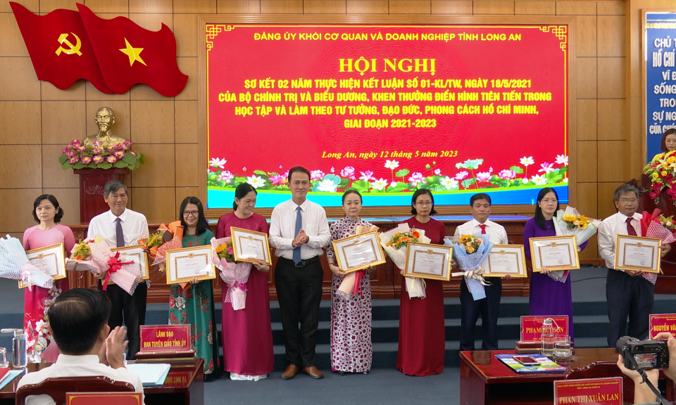 Sơ kết 2 năm thực hiện kết luận số 01 của Bộ Chính trị