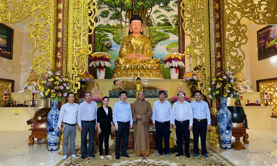 Phó Bí thư Thường trực Tỉnh ủy Long An thăm, chúc mừng Đại lễ Phật đản tại các điạ phương