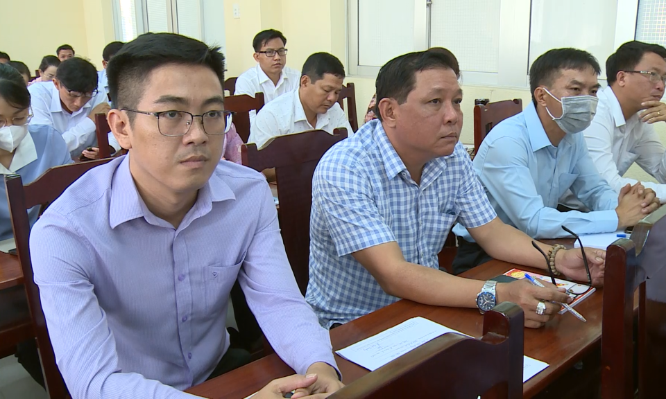 Khai giảng lớp bồi dưỡng cán bộ nguồn quy hoạch cấp ủy cấp huyện, nhiệm kỳ 2025-2030 
