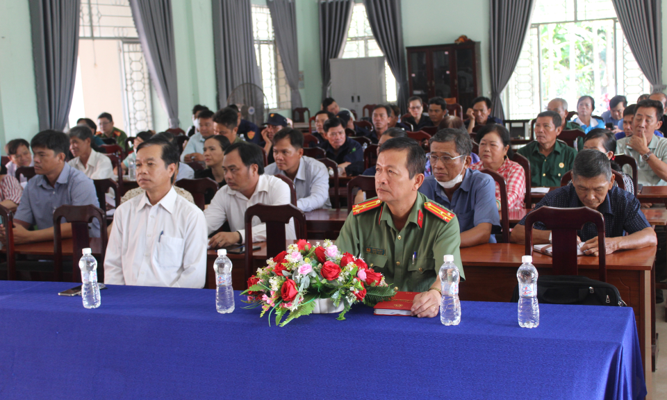 Đức Huệ tập huấn chương trình xây dựng nông thông mới