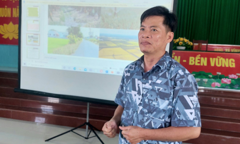 Tân Hưng tập huấn truyền thông nâng cao nhận thức về xây dựng Nông thôn mới 