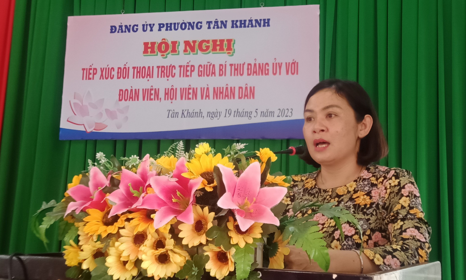 Bí thư Đảng ủy Phường Tân Khánh đối thoại với Nhân dân 	