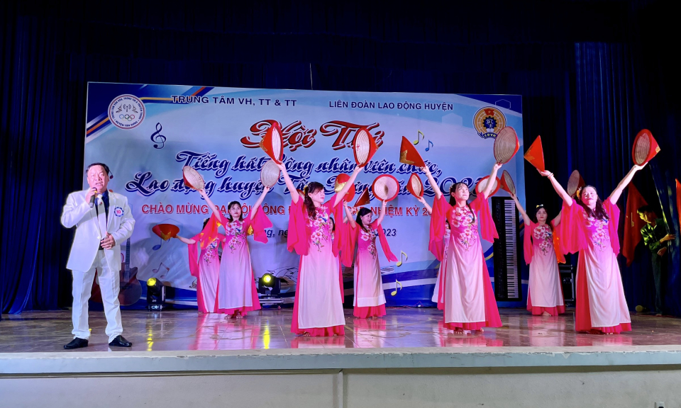 Tân Hưng tổ chức thành công Hội thi tiếng hát CNVCLĐ năm 2023