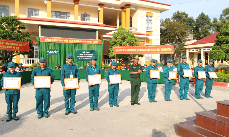 Đức Huệ tổ chức Hội thao thể dục - thể thao quốc phòng lực lượng dân quân tự vệ năm 2023