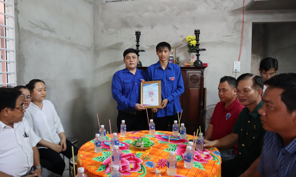 Bàn giao nhà tình bạn nhân ngày sinh nhật Bác