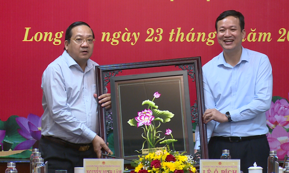 Tỉnh Long An tiếp và làm việc với đoàn công tác tỉnh Bắc Giang