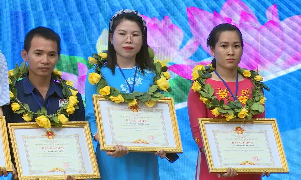 Tuyên dương, khen thưởng 300 công nhân lao động giỏi