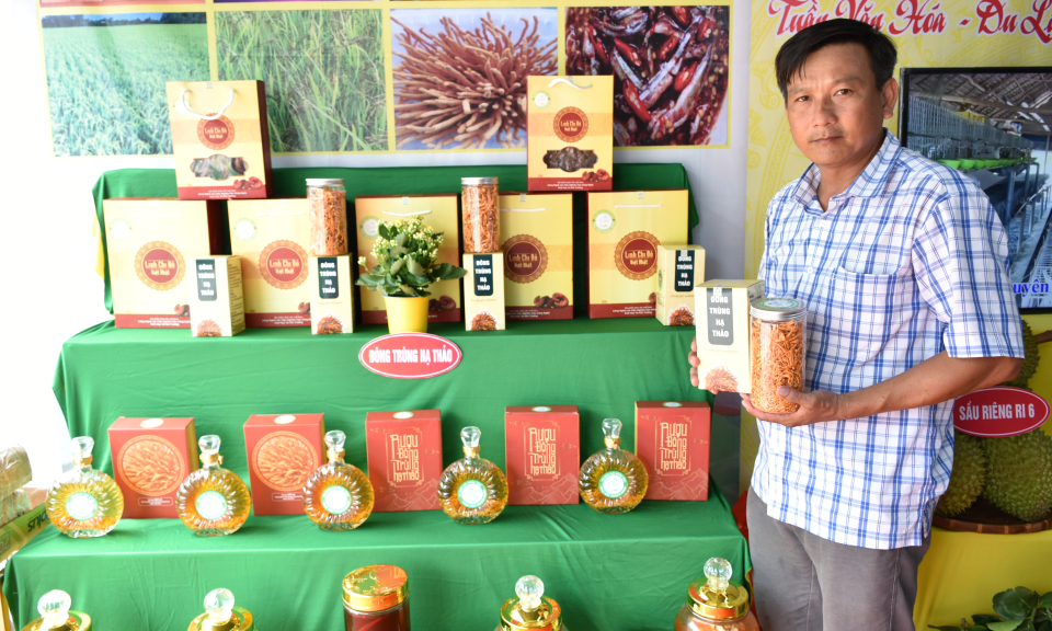 Tân Thạnh có 5 sản phẩm OCOP đạt tiêu chuẩn hạng 3 sao