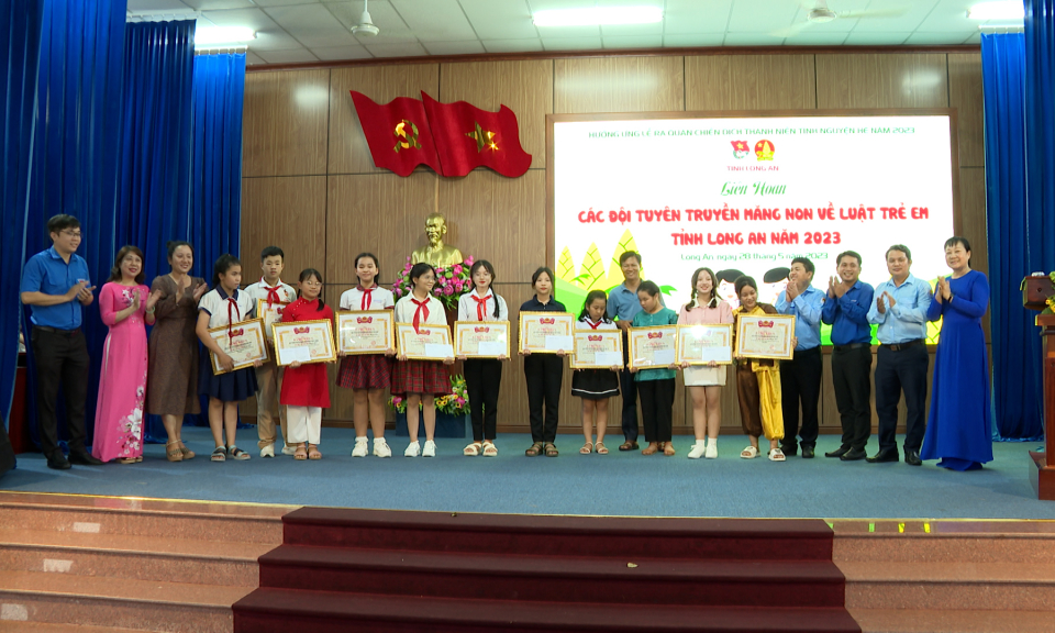 Sôi nổi Liên hoan các Đội tuyên truyền măng non về Luật Trẻ em