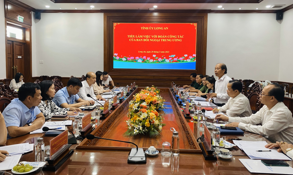 Ban Đối ngoại Trung ương làm việc tại tỉnh Long An