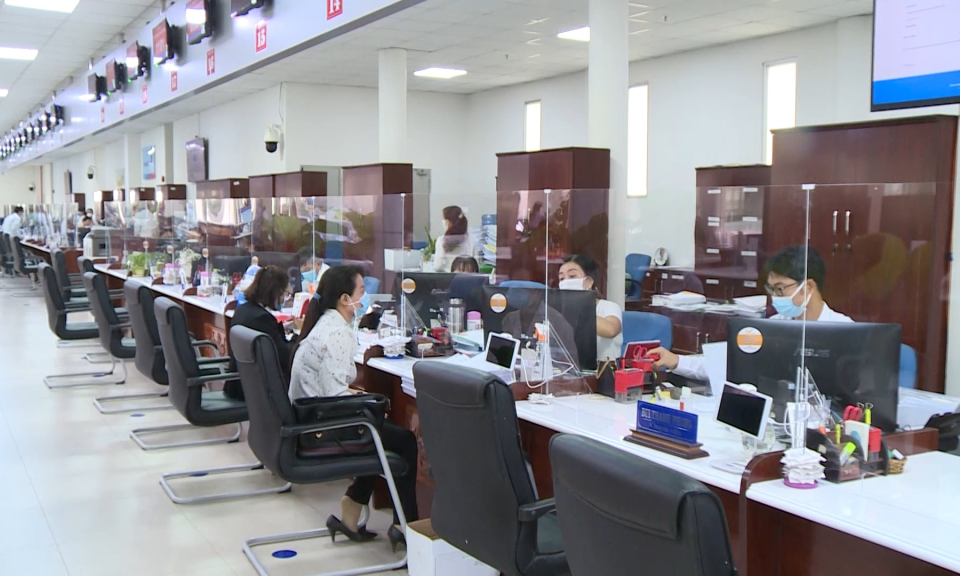 Xây dựng bộ máy hành chính công khai, minh bạch, hoạt động hiệu lực, hiệu quả