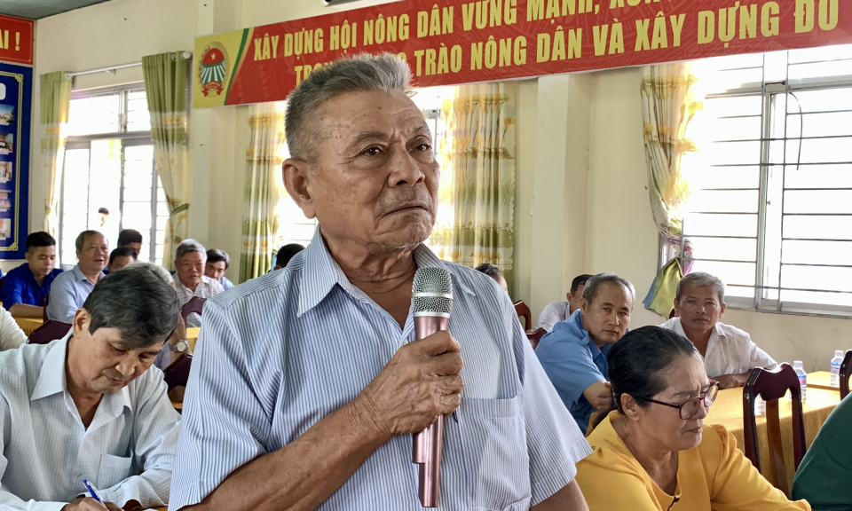 Đảng uỷ, UBND thị trấn Tân Hưng đối thoại với Nhân dân 