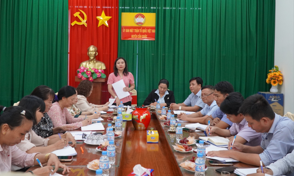 Ủy ban Mặt trận Tổ quốc Việt Nam tỉnh khảo sát công tác tại huyện Cần Giuộc
