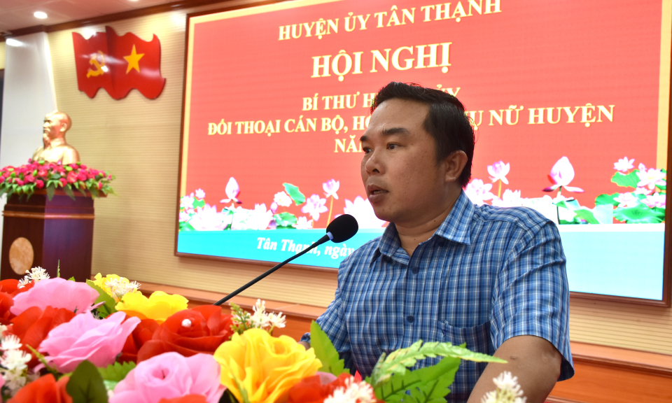 Bí thư Huyện ủy Tân Thạnh đối thoại cán bộ, hội viên phụ nữ huyện 