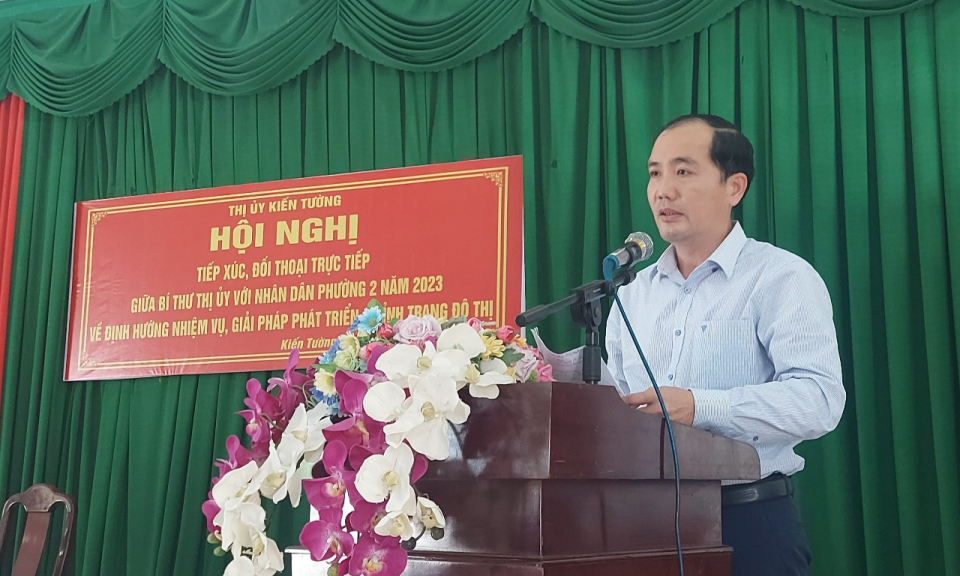 Bí thư Thị ủy Kiến Tường đối thoại với Nhân dân về công tác chỉnh trang đô thị