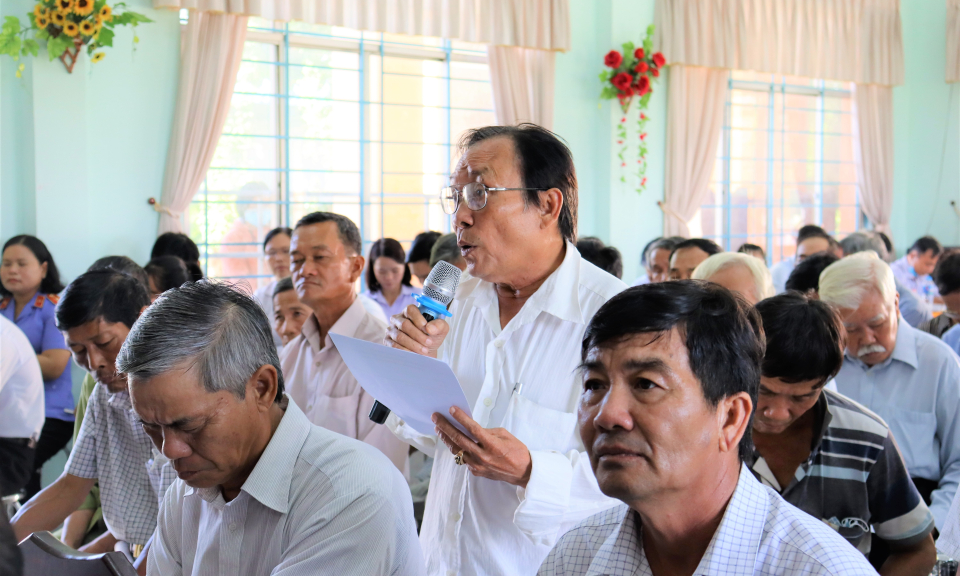 Chủ tịch UBND huyện Cần Đước đối thoại với Nhân dân và doanh nghiệp tại xã Phước Đông