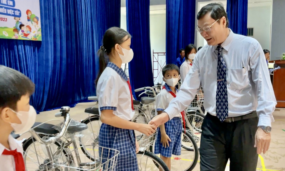 Tân Hưng phát động Tháng hành động vì trẻ em và khai mạc hè năm 2023