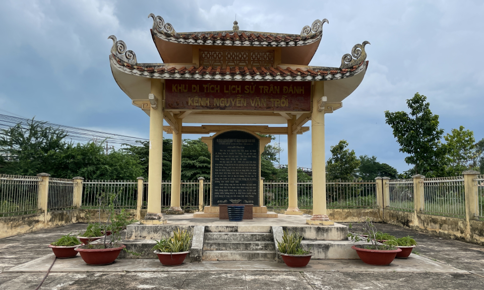 Tân Hưng: Đoàn công tác tỉnh khảo sát thưc trạng Khu Di tích lịch sử Kinh Nguyễn Văn Trỗi