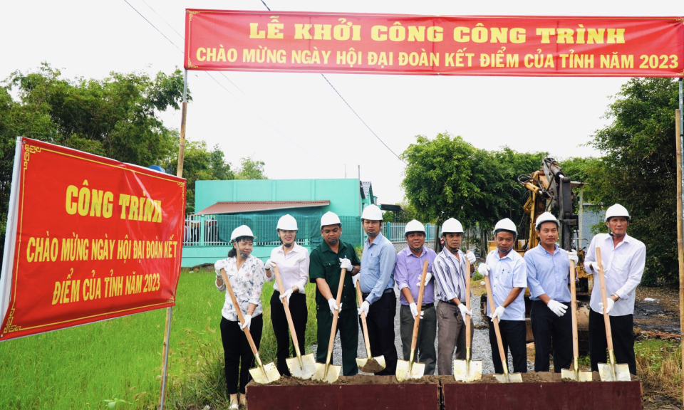 Cần Giuộc khởi công công trình chào mừng Ngày hội Đại đoàn kết