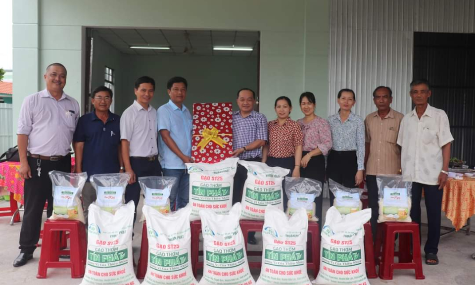 Bến Lức kinh tế tập thể nâng cao thu nhập cho người dân