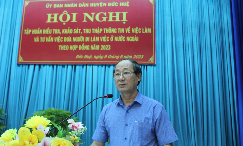 Đức Huệ tập huấn tư vấn đưa người đi làm việc ở nước ngoài theo hợp đồng