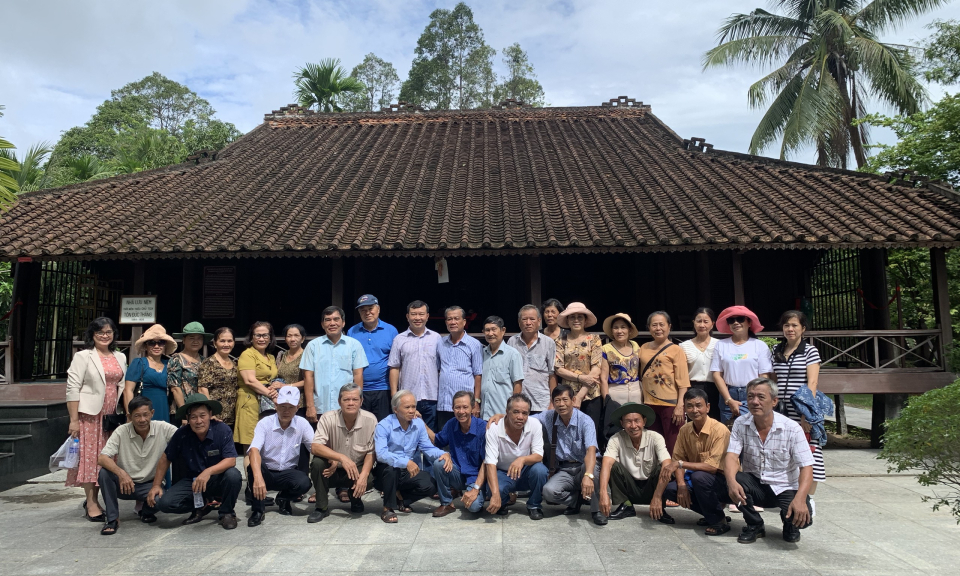 CLB Công an hưu trí Đức Hòa giao lưu tại An Giang