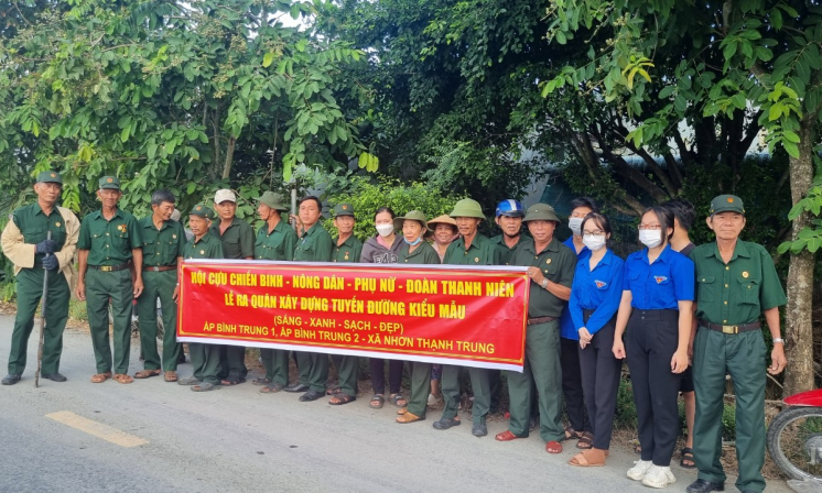 Thành phố Tân An: Xã Nhơn Thạnh Trung xây dựng tuyến đường “sáng, xanh, sạch, đẹp”