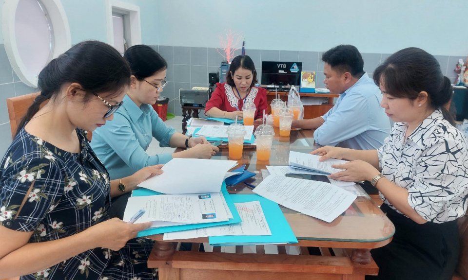 Tỉnh kiểm tra công tác cải cách hành chính năm 2023 tại Tân Hưng