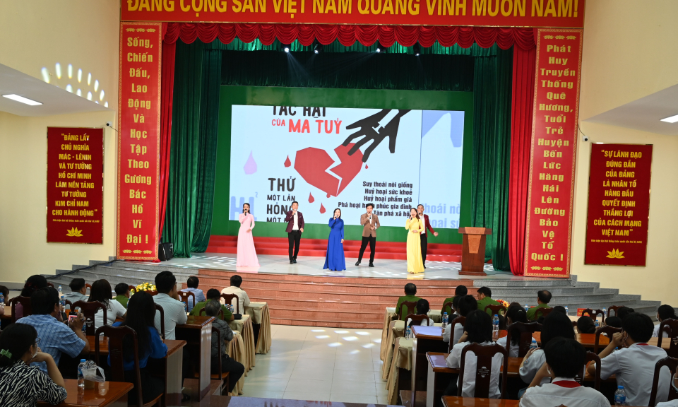 Bến Lức truyền thông về phòng, chống ma túy bằng hình thức sân khấu hóa