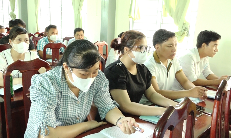 Đức Hòa tổ chức lớp đối tượng kết nạp Đảng