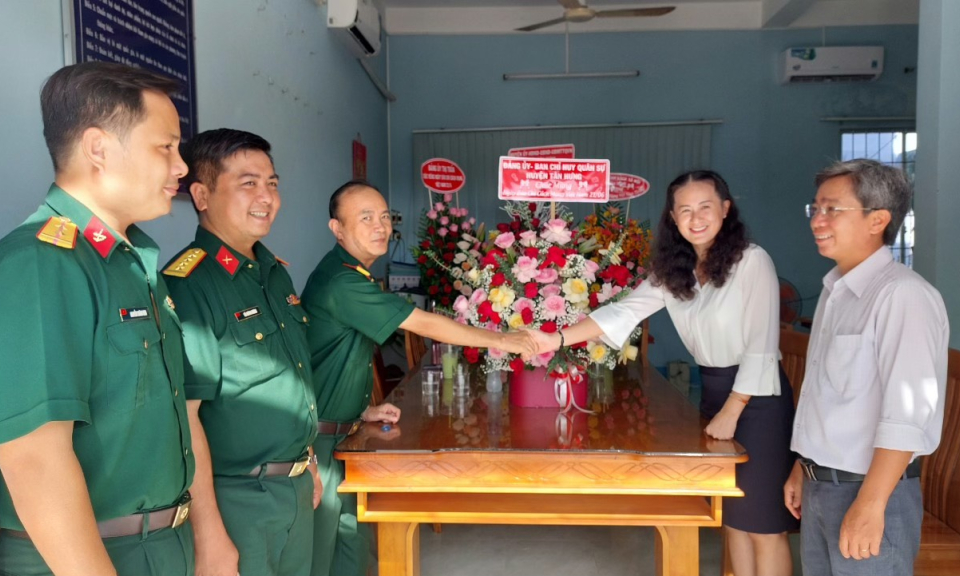 Tân Hưng: Các cơ quan, đơn vị chúc mừng ngày Báo chí Cách mạng Việt Nam