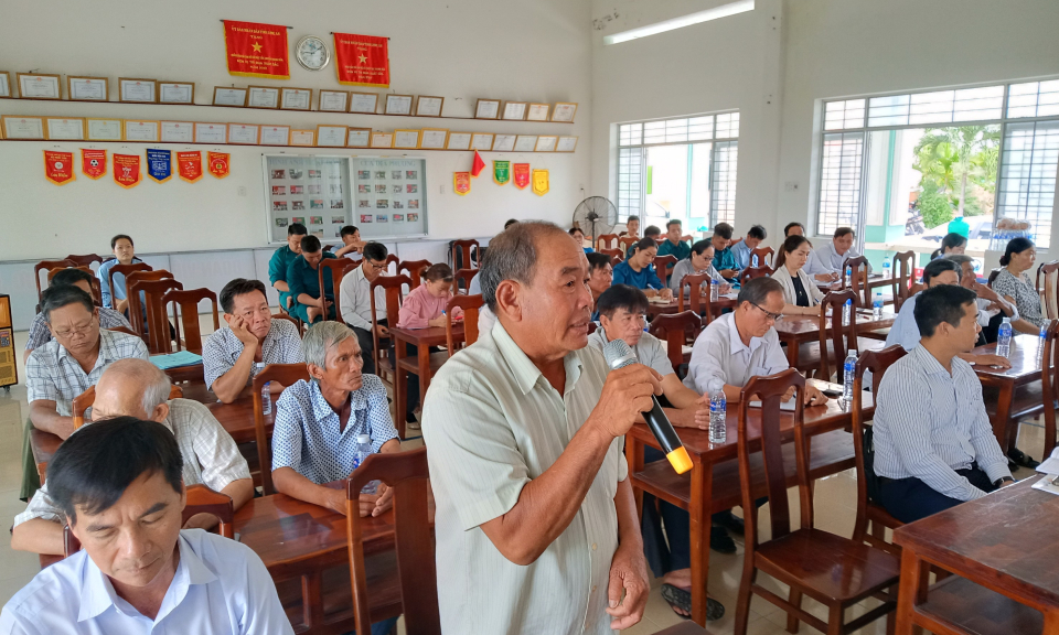 Đại biểu Hội đồng nhân dân tỉnh tiếp xúc cử tri xã Thủy Tây và Thạnh An, Huyện Thạnh Hóa