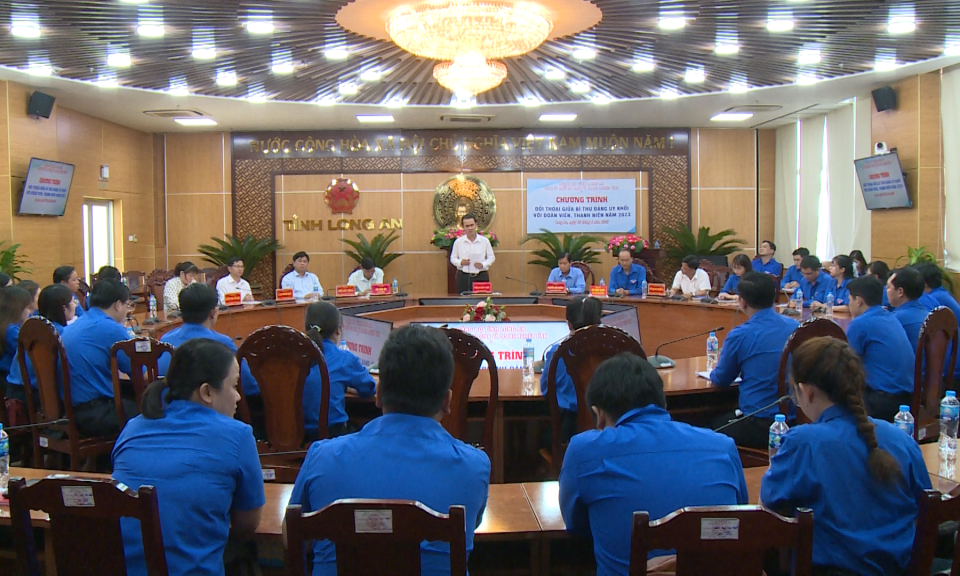 Lãnh đạo Đảng ủy Khối các Cơ quan và Doanh nghiệp tỉnh đối thoại với cán bộ, Đoàn viên, Thanh niên