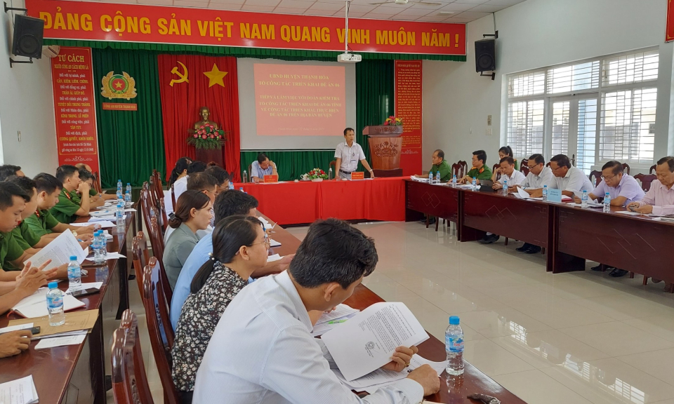Kiểm tra công tác triển khai thực hiện Đề án 06 tại huyện Thạnh Hóa