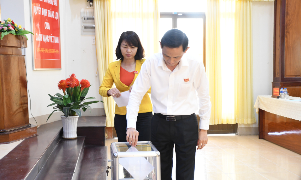 Đức Hòa bầu bổ sung Ủy viên Ban thường vụ Huyện ủy, Ủy viên, Chủ nhiệm Ủy ban Kiểm tra Huyện ủy