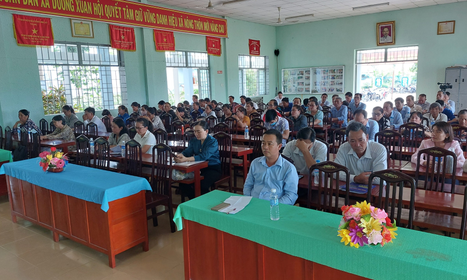 Tổ Đại biểu Hội đồng Nhân dân tỉnh Long An tiếp xúc cử tri xã Dương Xuân Hội, thị trấn Tầm Vu trước kỳ họp lần thứ 11
