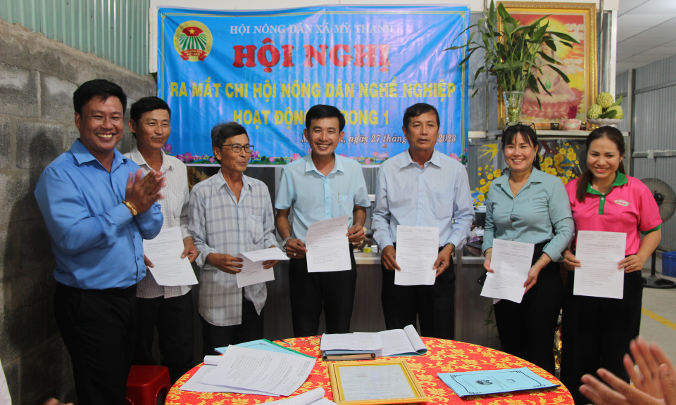Thủ Thừa thành lập chi hội nông dân nghề nghiệp 4 trong 1
