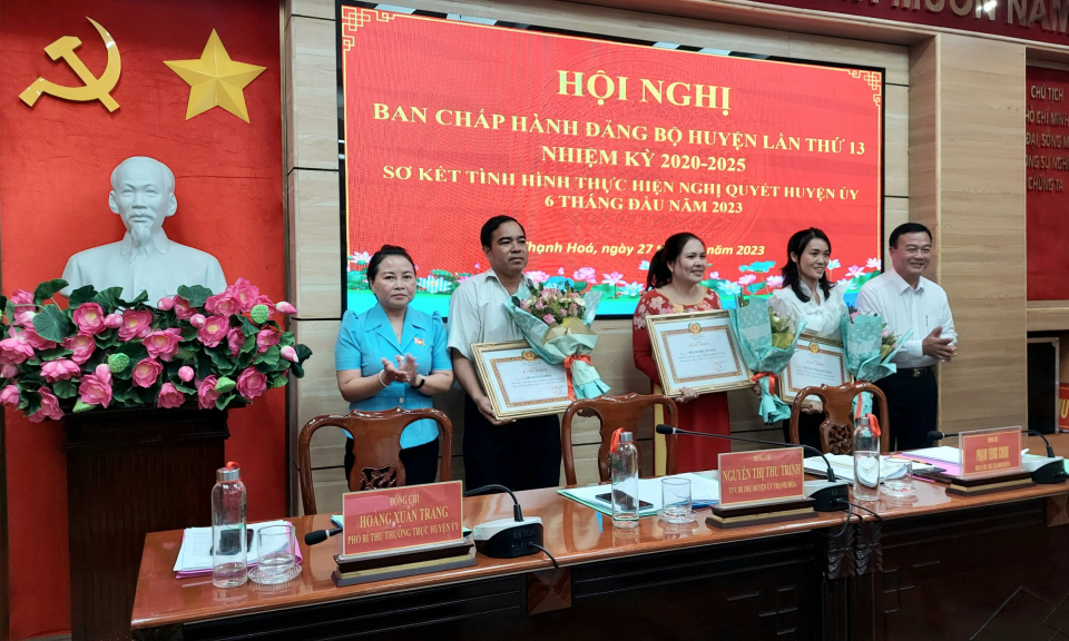Ban chấp hành Đảng bộ huyện Thạnh Hóa tổ chức Hội nghị lần thứ 13, nhiệm kỳ 2020-2025