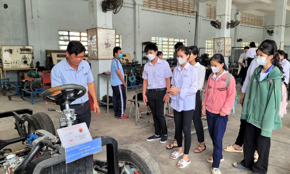 Bến Lức nỗ lực nắm chắc “chìa khóa” nâng cao chất lượng nguồn nhân lực