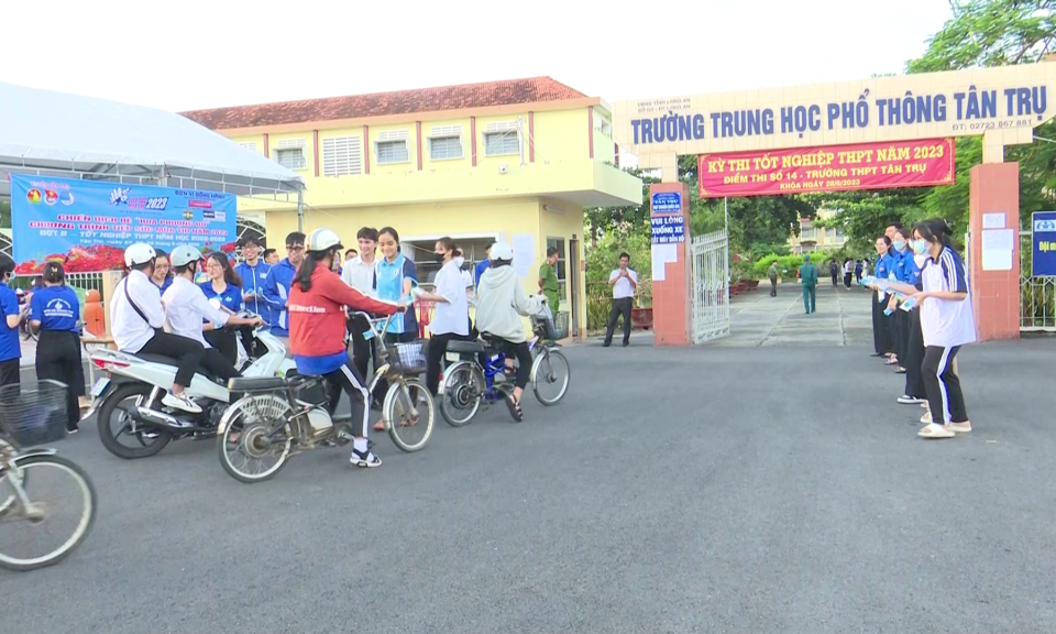 656 thí sinh Tân Trụ bước vào ngày thi đầu tiên Kỳ thi tốt nghiệp THPT