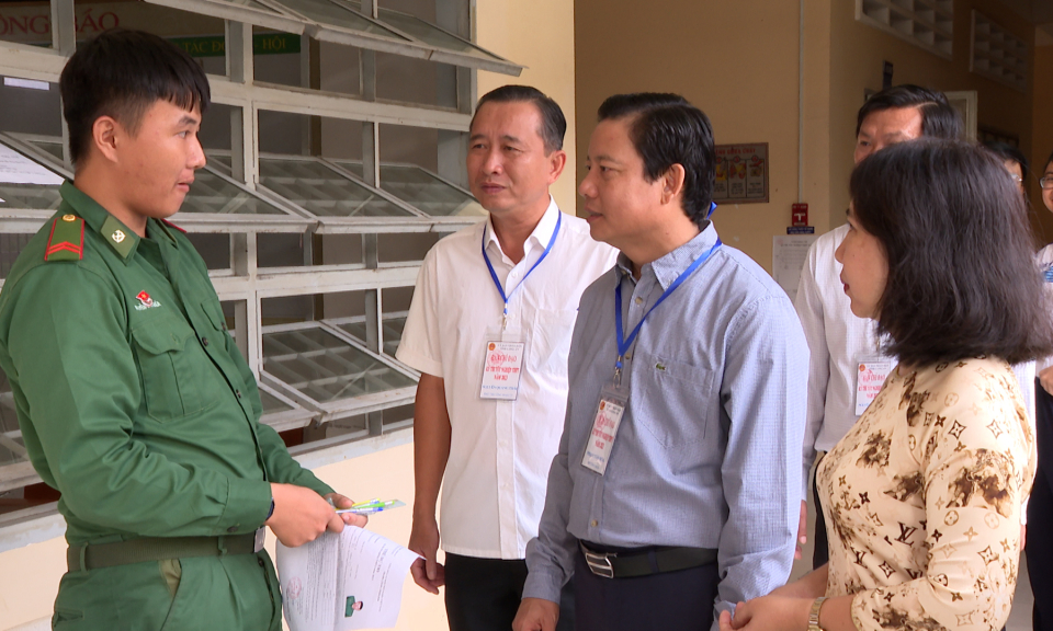 Lãnh đạo tỉnh kiểm tra công tác tổ chức Kỳ thi tốt nghiệp THPT năm 2023