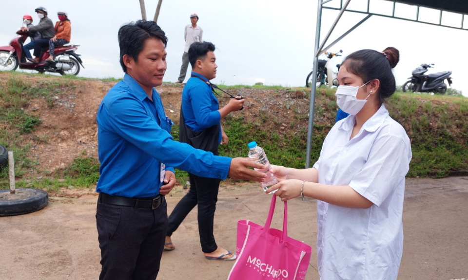 "Tiếp sức mùa thi" đồng hành cùng sĩ tử vùng biên 