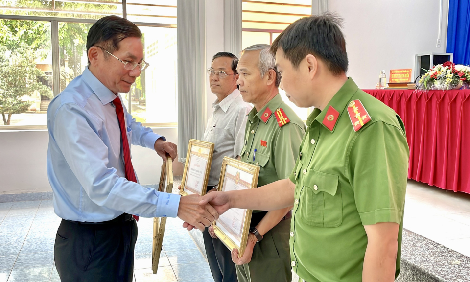 Huyện ủy Tân Hưng khóa VI Hội nghị lần thứ 14 