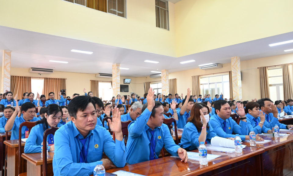 Đồng chí Nguyễn Văn Thành đắc cử Chủ tịch Liên đoàn Lao động huyện Bến Lức