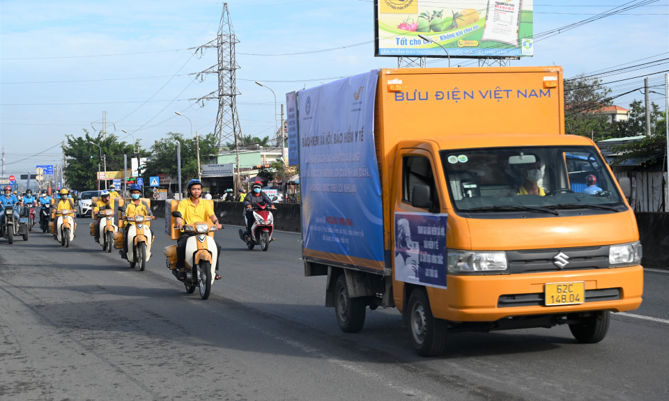 Bến Lức ra quân hưởng ứng Ngày Bảo hiểm Y tế Việt Nam 1/7